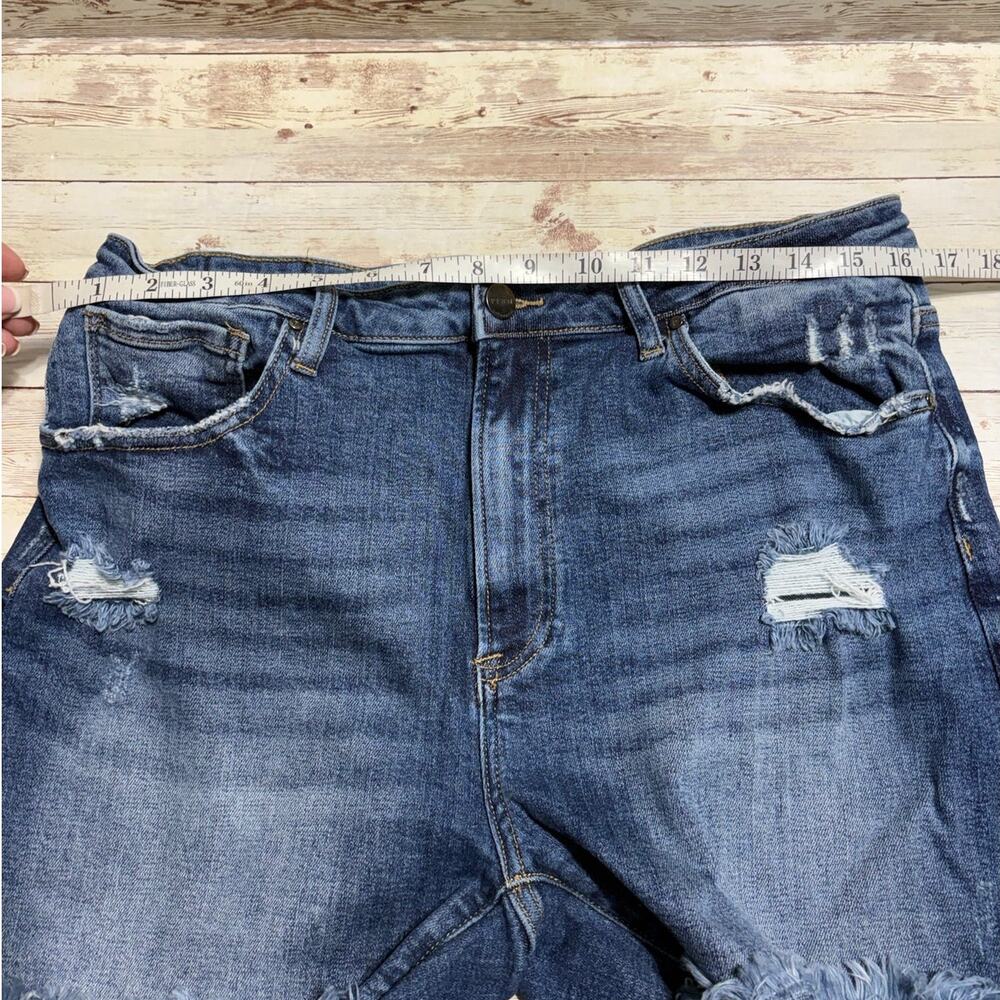 Risen Jean Shorts Frayed Hem Women's Plus Size 2X Distressed Denim Medium Wash - Picture 7 of 7